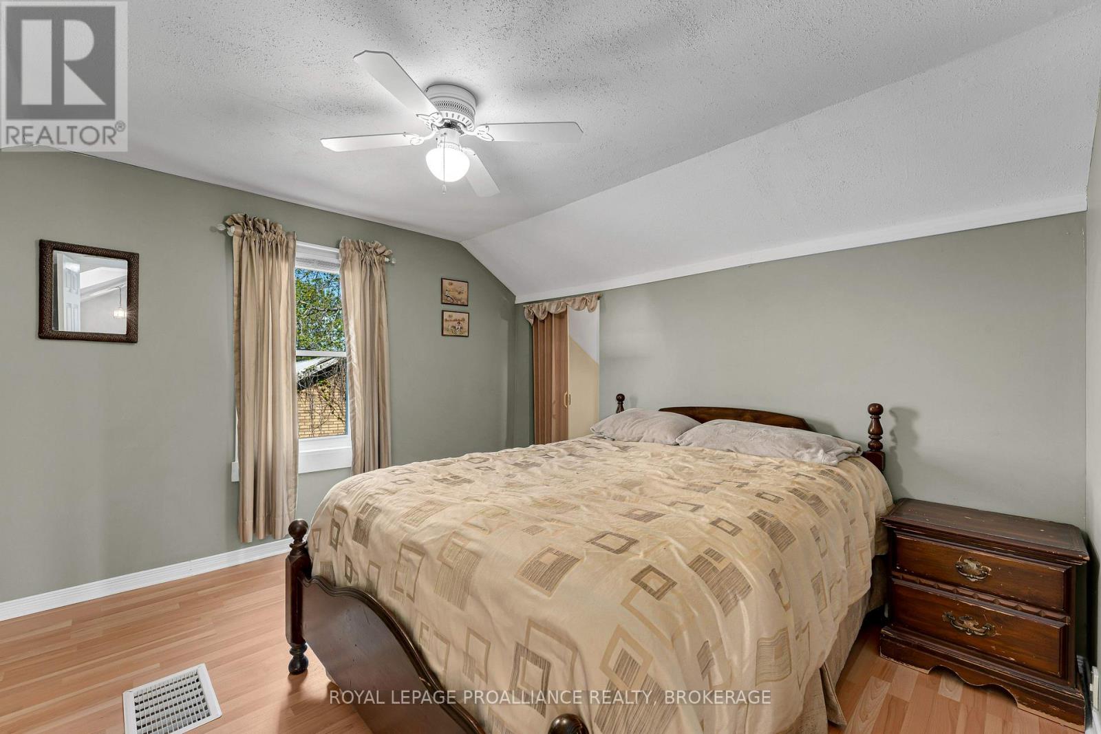 27 Centre Street, Loyalist, Ontario  K0H 2H0 - Photo 30 - X13143552