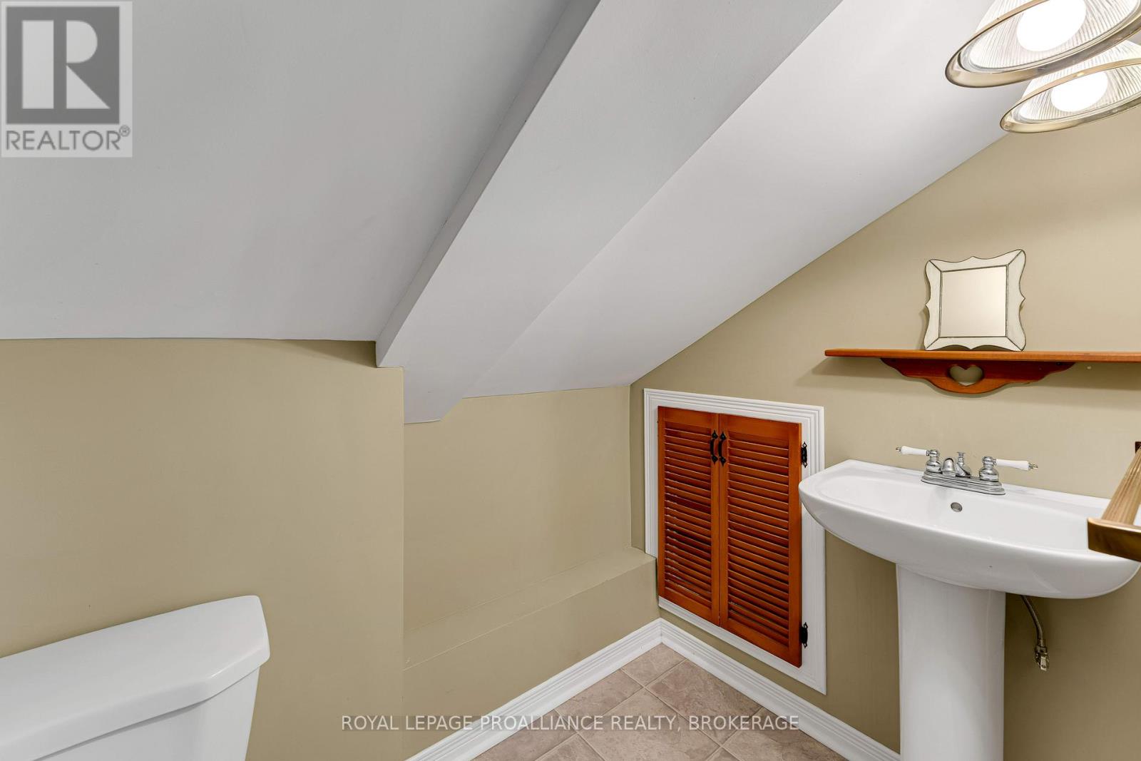 27 Centre Street, Loyalist, Ontario  K0H 2H0 - Photo 32 - X13143552