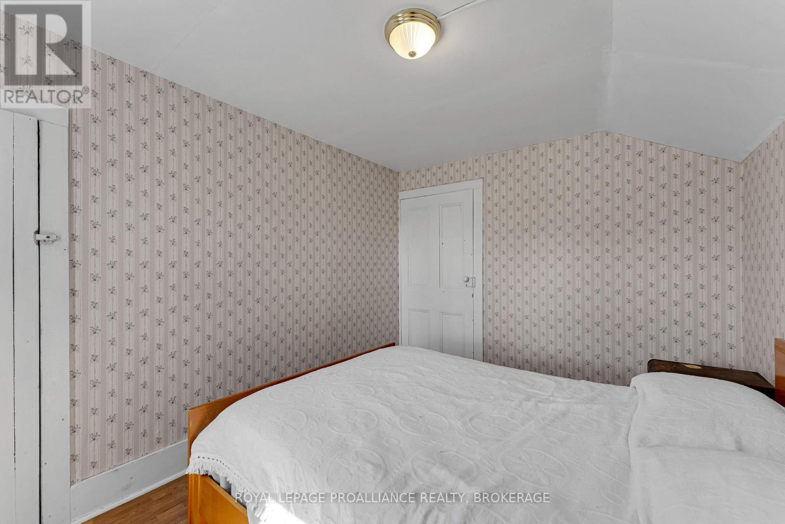 27 Centre Street, Loyalist, Ontario  K0H 2H0 - Photo 38 - X13143552