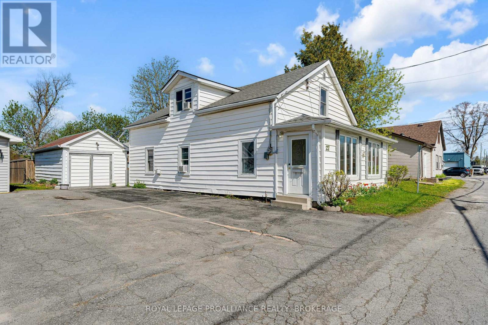 27 Centre Street, Loyalist, Ontario  K0H 2H0 - Photo 4 - X13143552