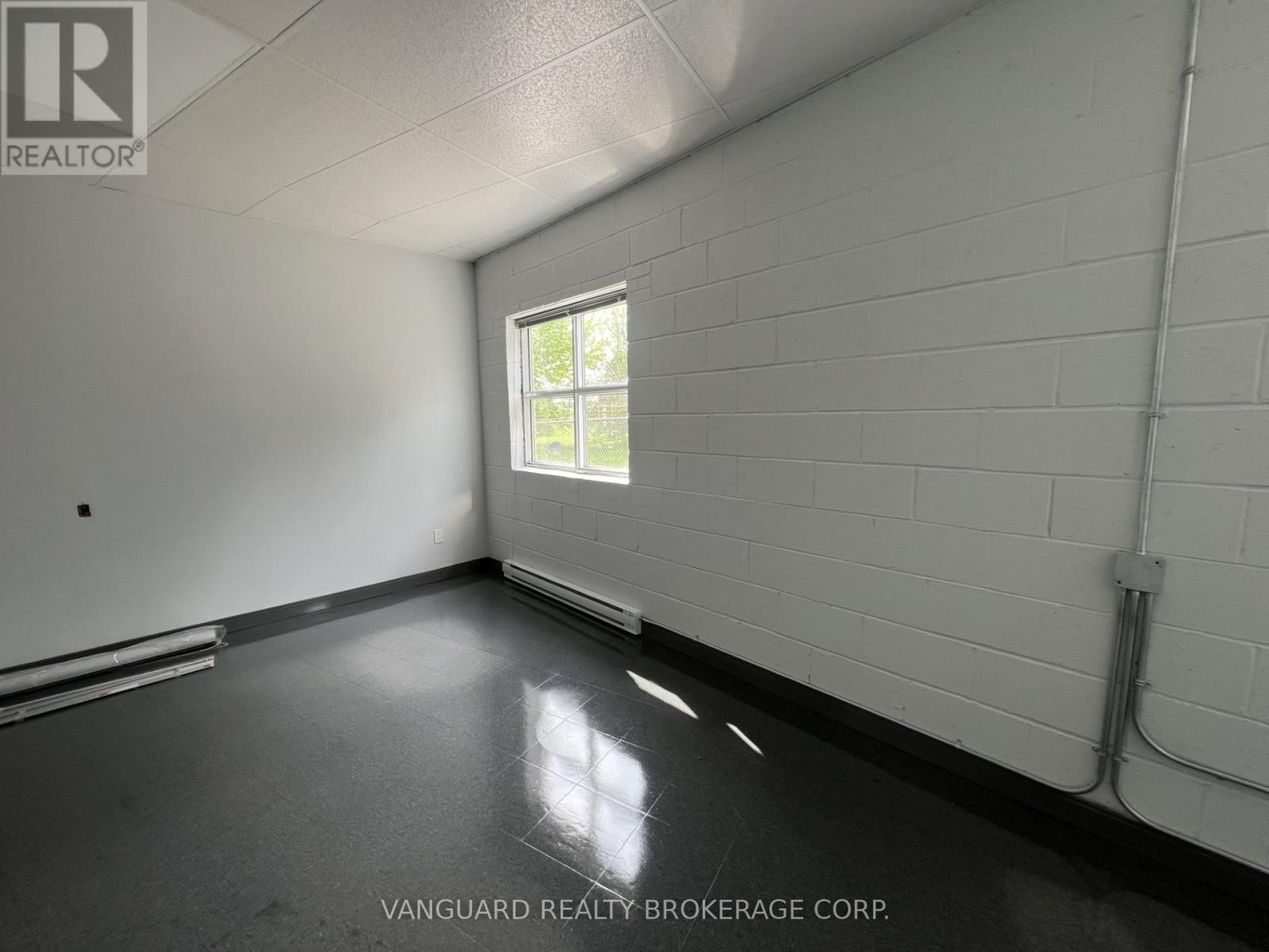 4469-4471 Chesswood Drive, Toronto, Ontario  M3J 2C3 - Photo 27 - W12752626