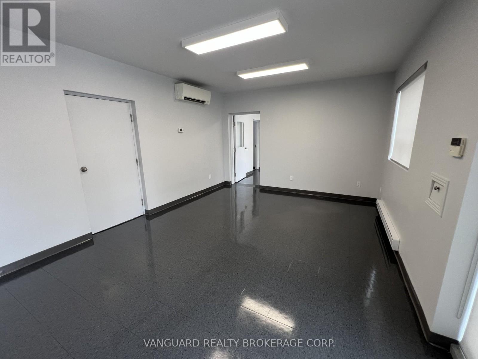 4469-4471 Chesswood Drive, Toronto, Ontario  M3J 2C3 - Photo 23 - W12752626