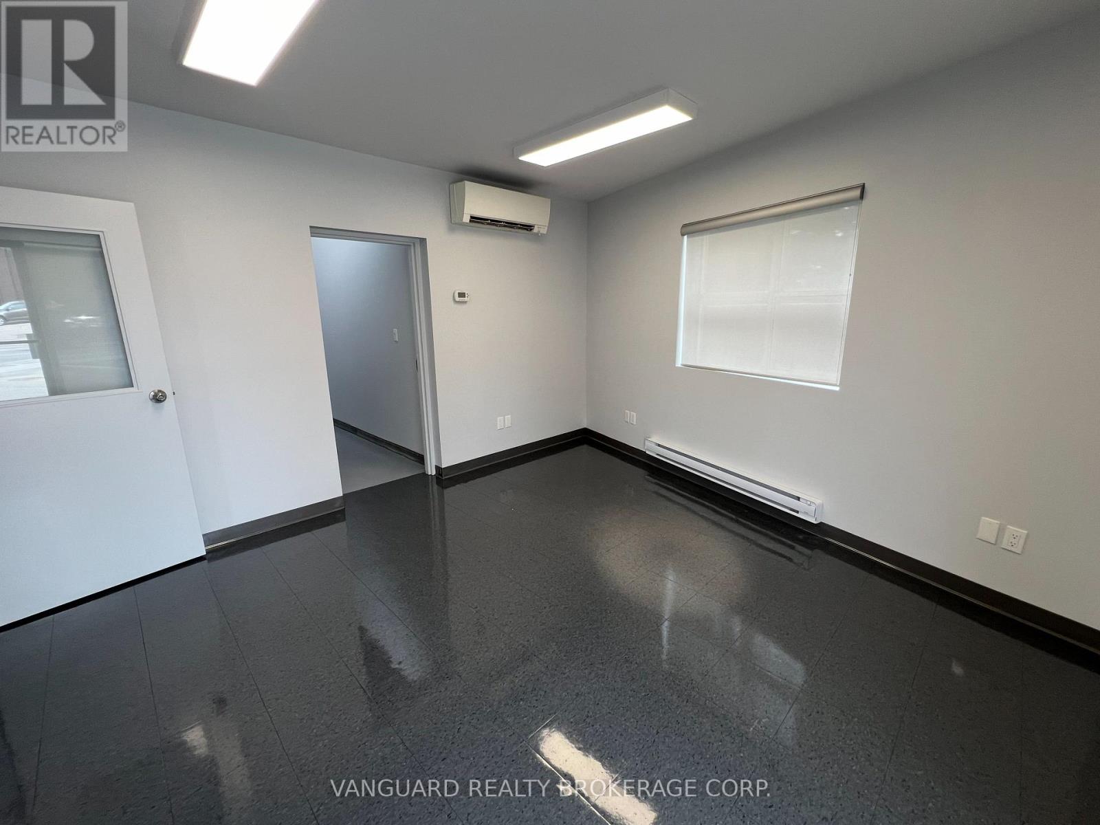 4469-4471 Chesswood Drive, Toronto, Ontario  M3J 2C3 - Photo 28 - W12752626