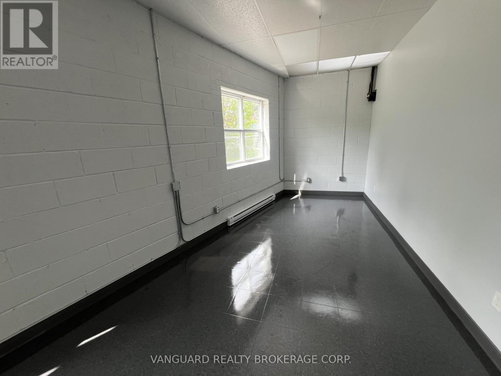 4469-4471 Chesswood Drive, Toronto, Ontario  M3J 2C3 - Photo 24 - W12752626