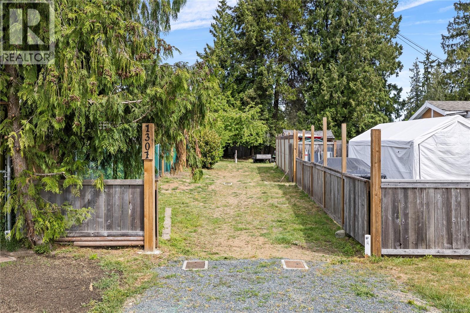 1307 Woodland Dr, French Creek, British Columbia  V9P 1Z2 - Photo 4 - 1036085