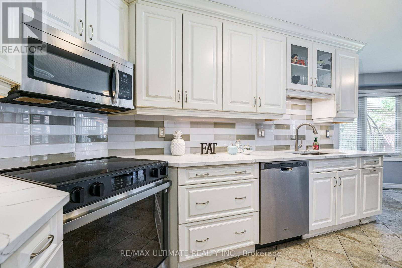 54 Waller Street, Whitby, Ontario  L1R 1Z8 - Photo 12 - E13143268