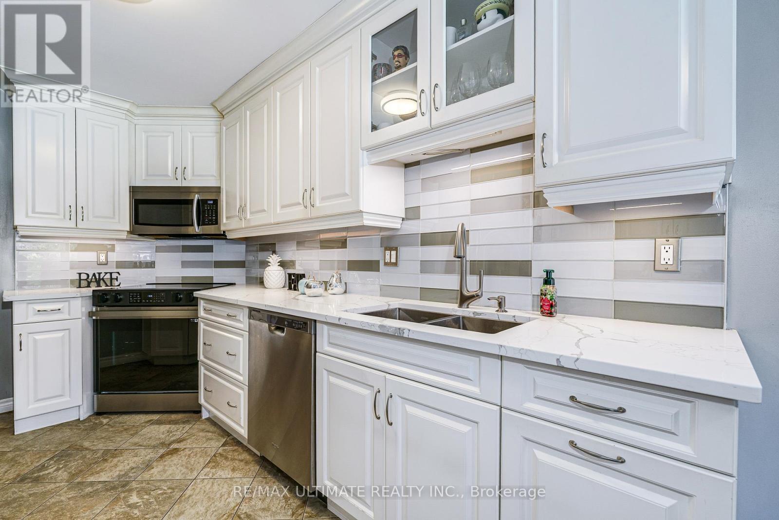 54 Waller Street, Whitby, Ontario  L1R 1Z8 - Photo 9 - E13143268