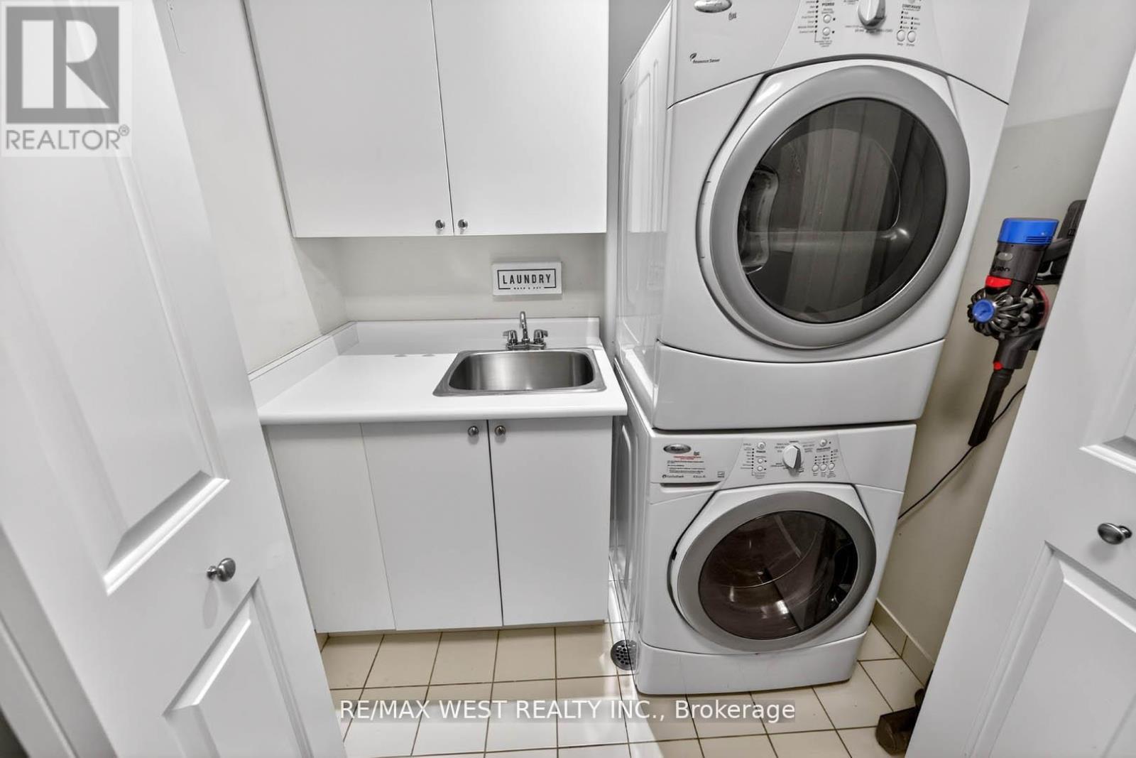 Th 11 - 7 Oakburn Crescent, Toronto, Ontario  M2N 2T5 - Photo 32 - C13143446