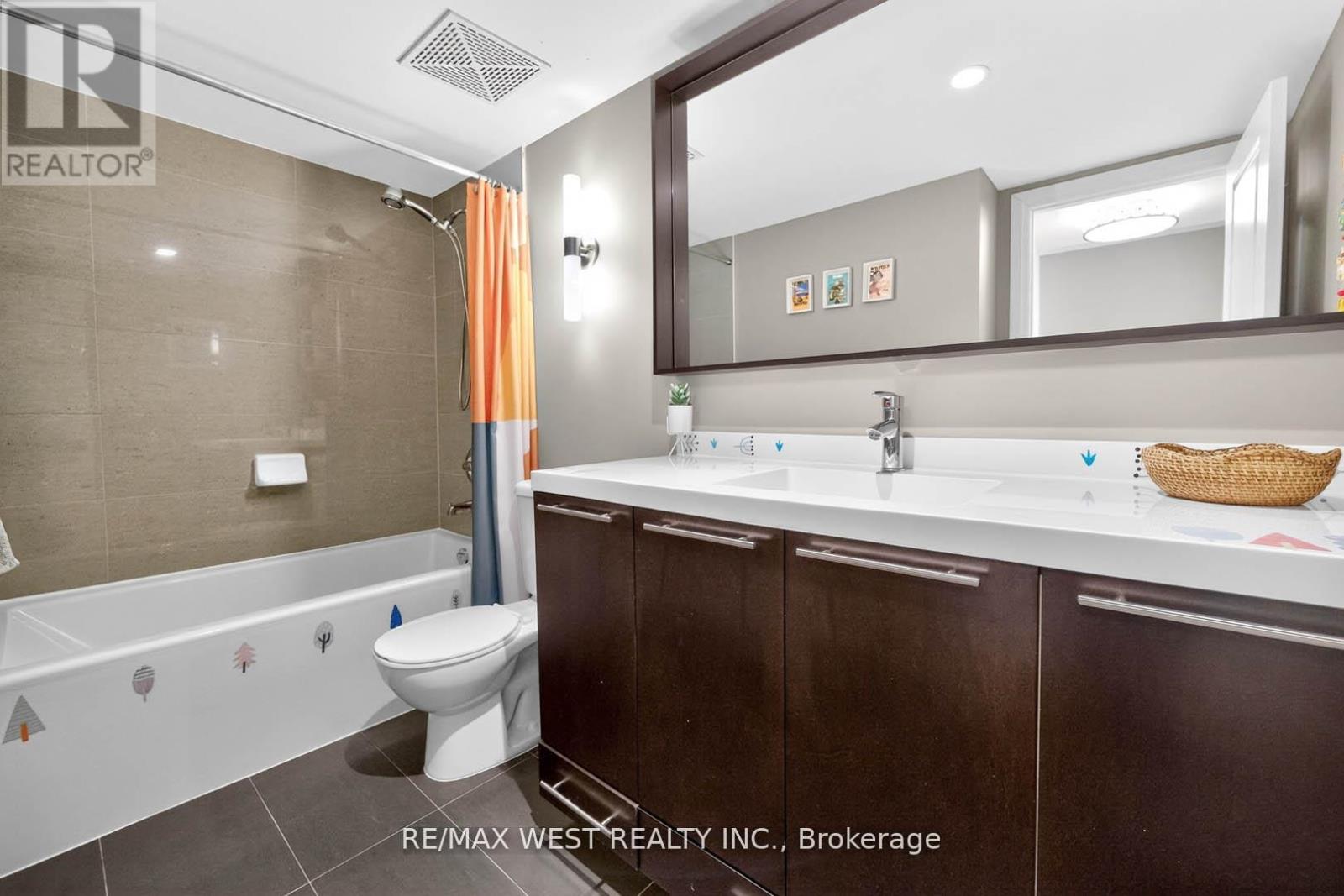 Th 11 - 7 Oakburn Crescent, Toronto, Ontario  M2N 2T5 - Photo 40 - C13143446