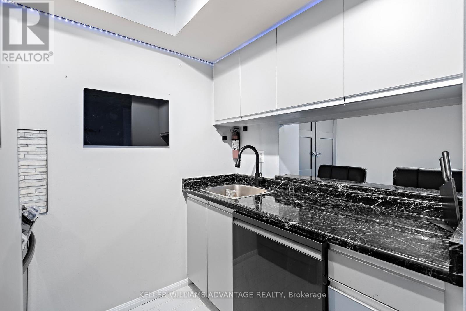 1707 - 705 King Street W, Toronto, Ontario  M5V 2W8 - Photo 5 - C13143588