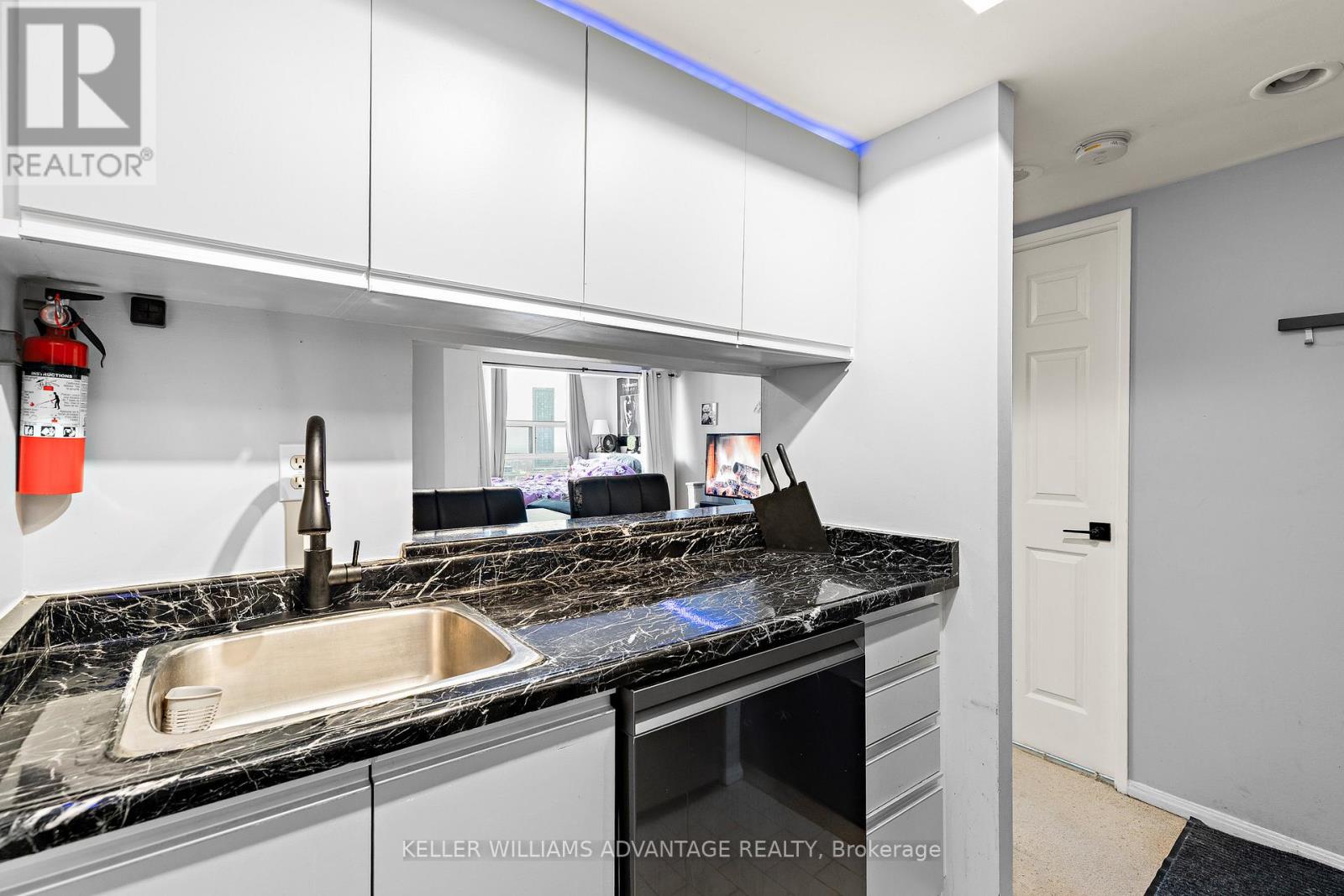 1707 - 705 King Street W, Toronto, Ontario  M5V 2W8 - Photo 6 - C13143588