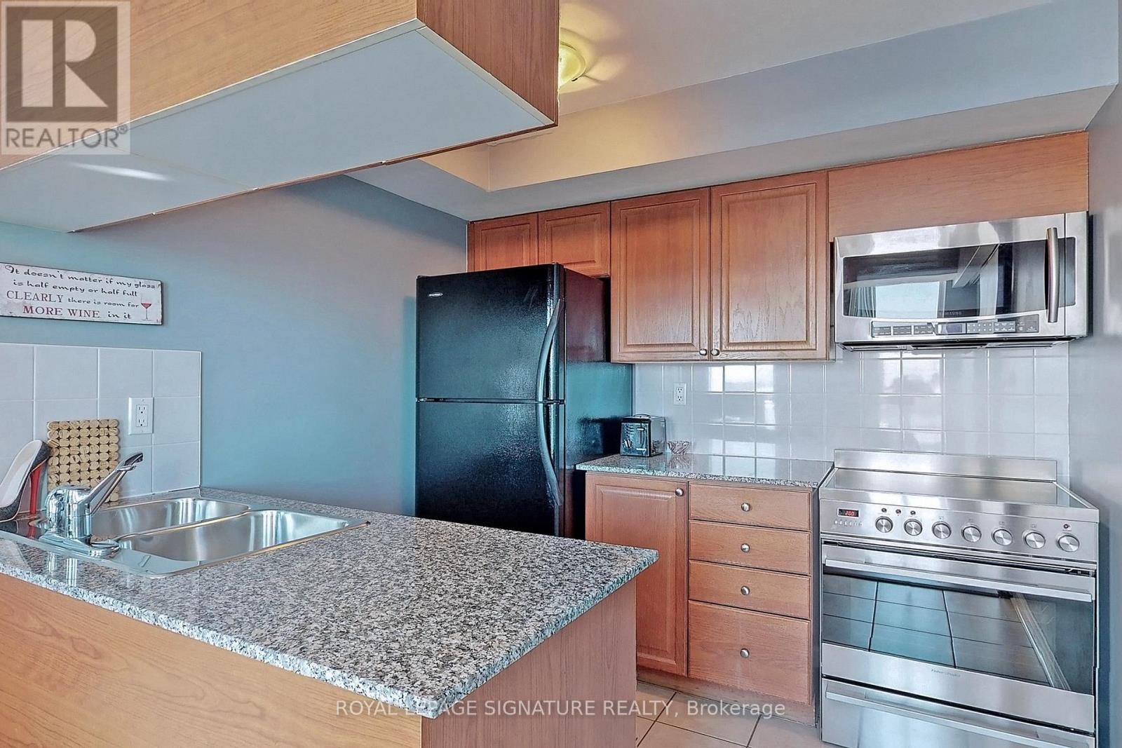 607 - 228 Queens Quay W, Toronto, Ontario  M5J 1B5 - Photo 13 - C13143630