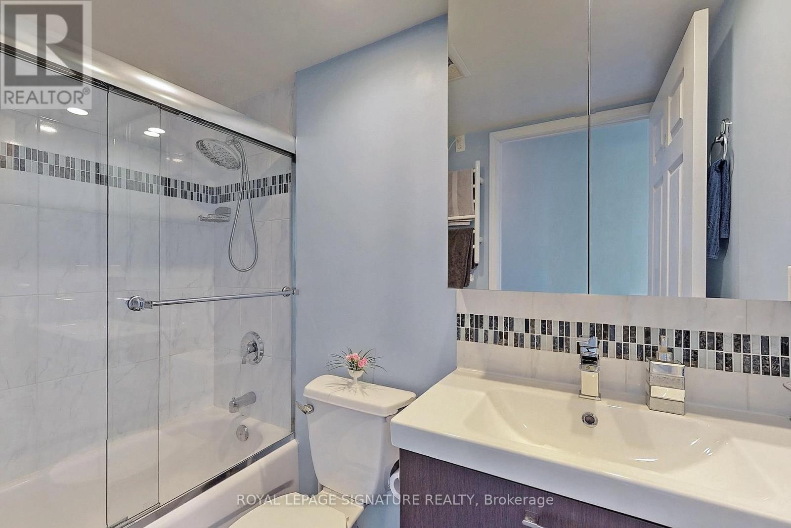 607 - 228 Queens Quay W, Toronto, Ontario  M5J 1B5 - Photo 18 - C13143630