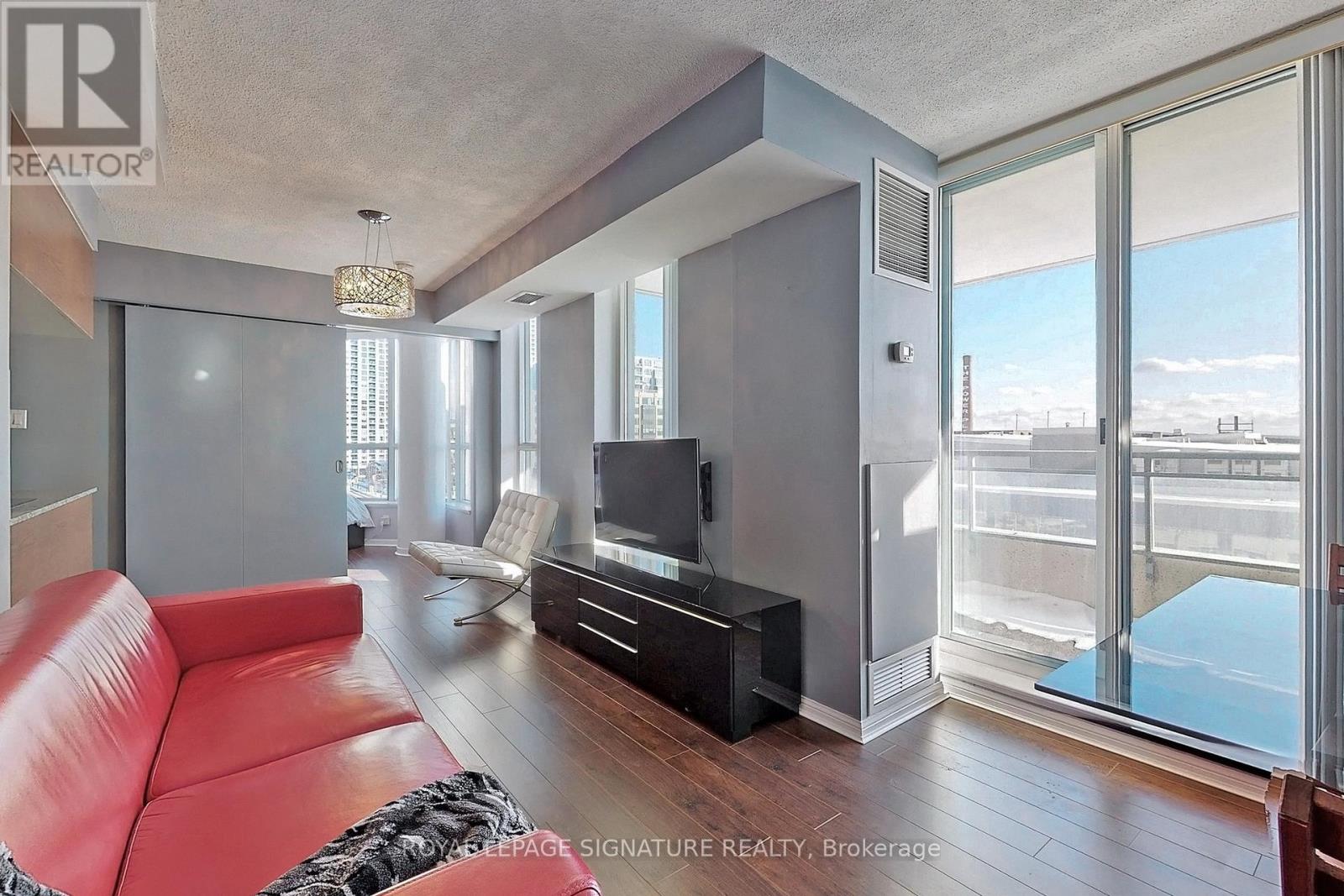 607 - 228 Queens Quay W, Toronto, Ontario  M5J 1B5 - Photo 5 - C13143630
