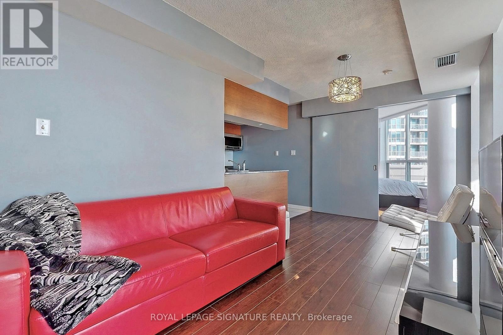 607 - 228 Queens Quay W, Toronto, Ontario  M5J 1B5 - Photo 6 - C13143630