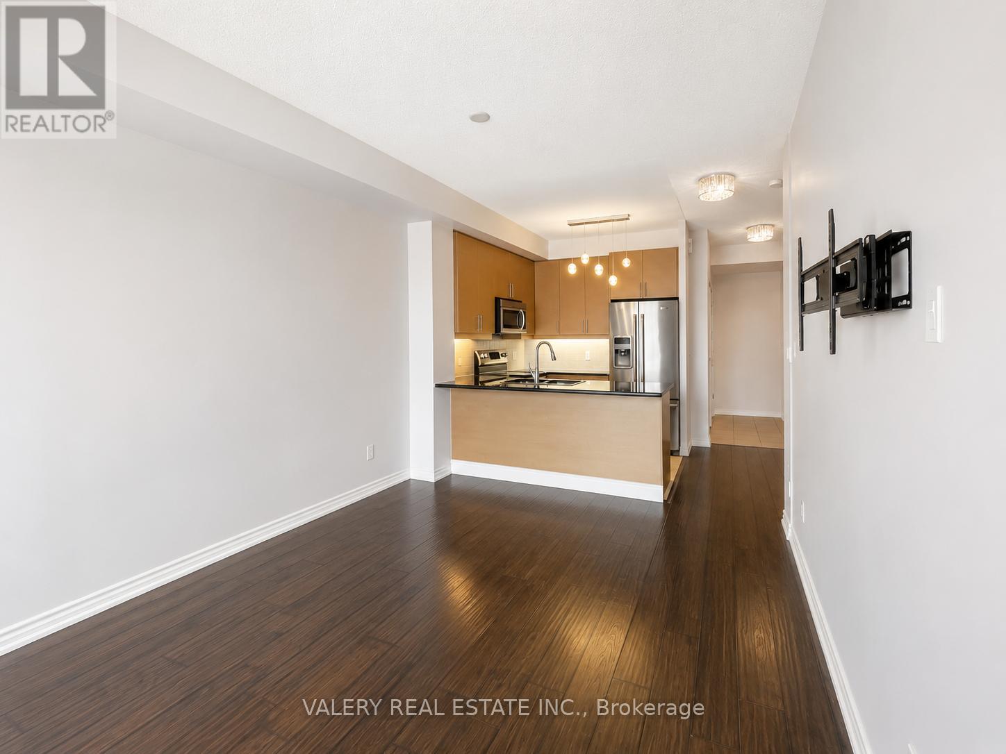 304 - 133 Wynford Dr Drive, Toronto, Ontario  M3C 0J5 - Photo 2 - C13143734