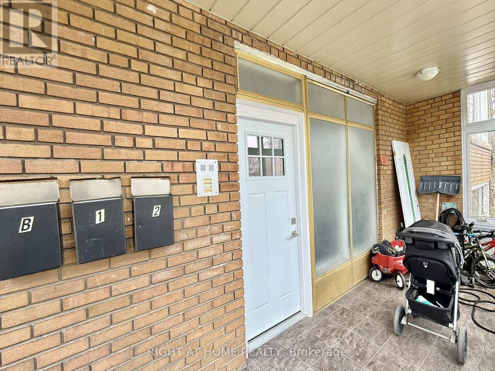 3 - 20 Belvidere Avenue, Toronto, Ontario  M6C 1P5 - Photo 4 - C13143806
