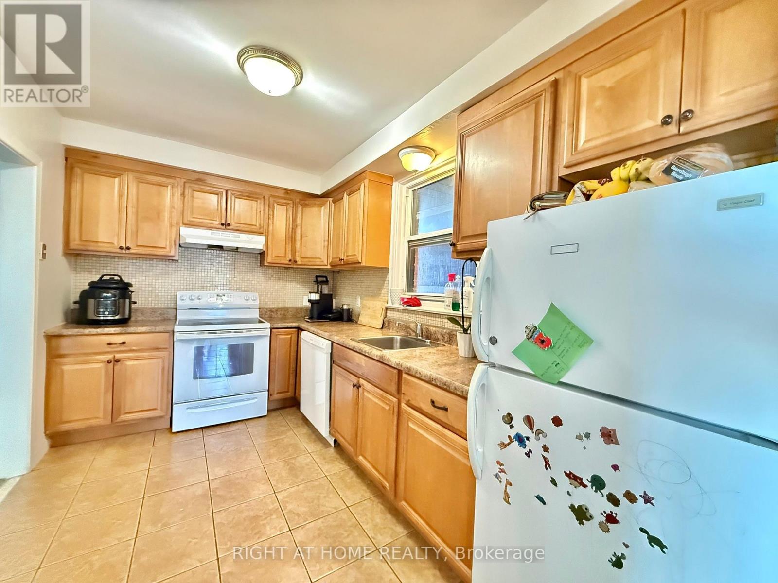 3 - 20 Belvidere Avenue, Toronto, Ontario  M6C 1P5 - Photo 9 - C13143806