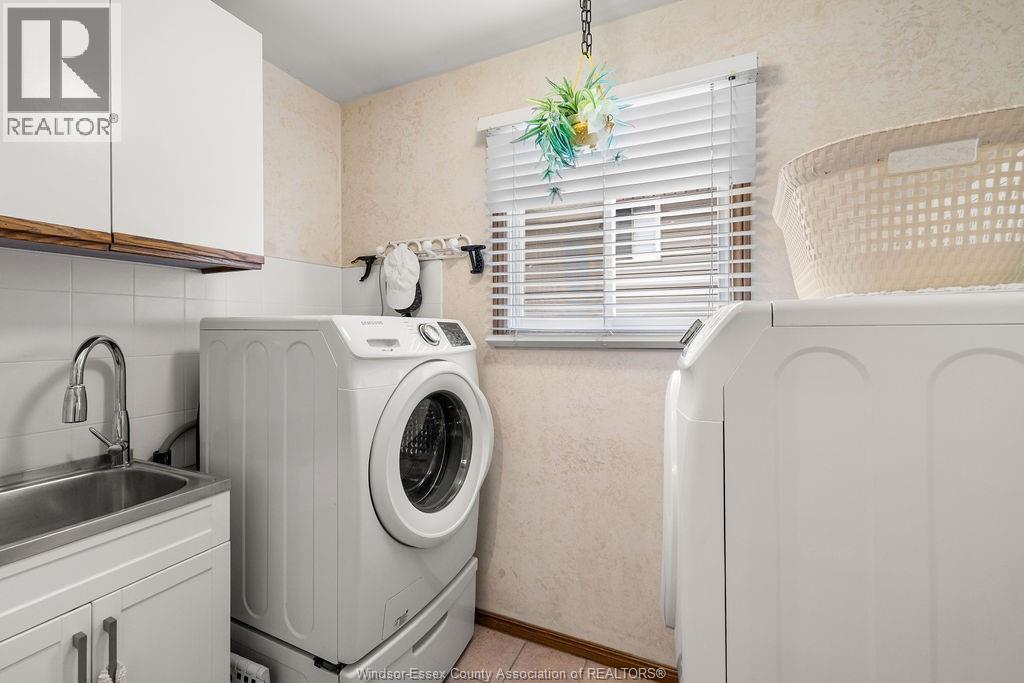 12076 St. Thomas Crescent, Tecumseh, Ontario  N8N 3V7 - Photo 14 - 26011429