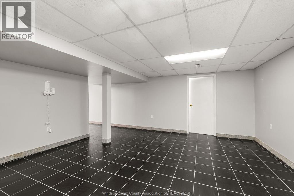 12076 St. Thomas Crescent, Tecumseh, Ontario  N8N 3V7 - Photo 27 - 26011429