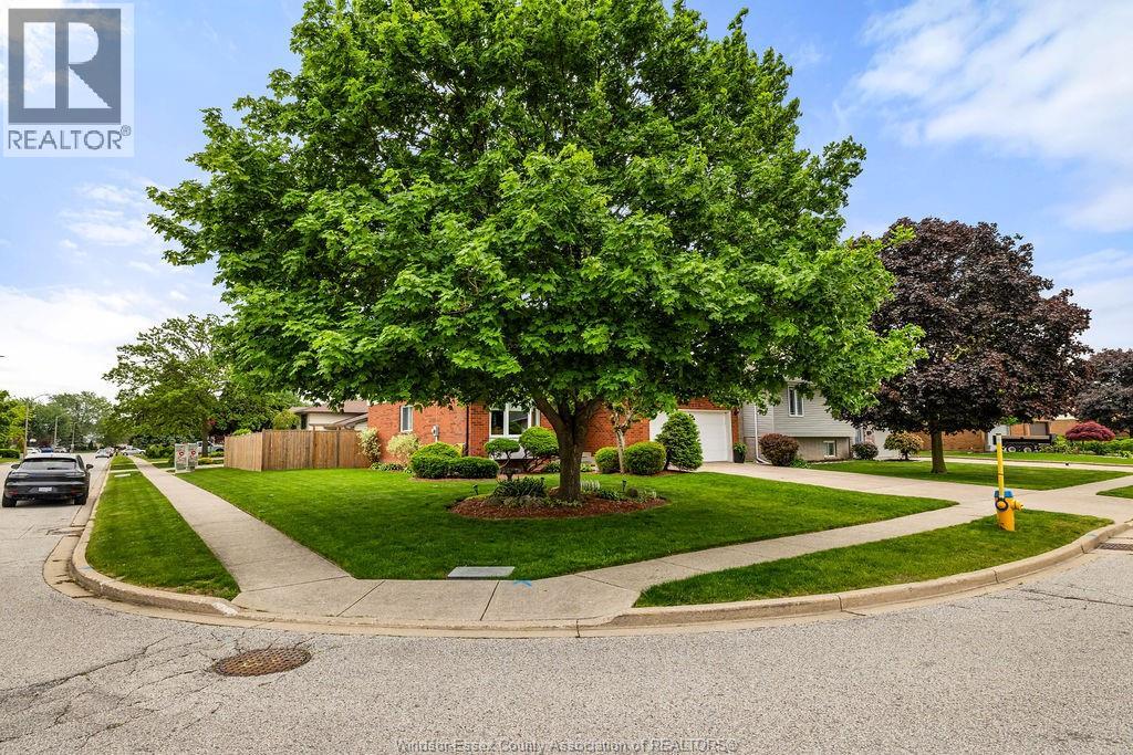 12076 St. Thomas Crescent, Tecumseh, Ontario  N8N 3V7 - Photo 36 - 26011429