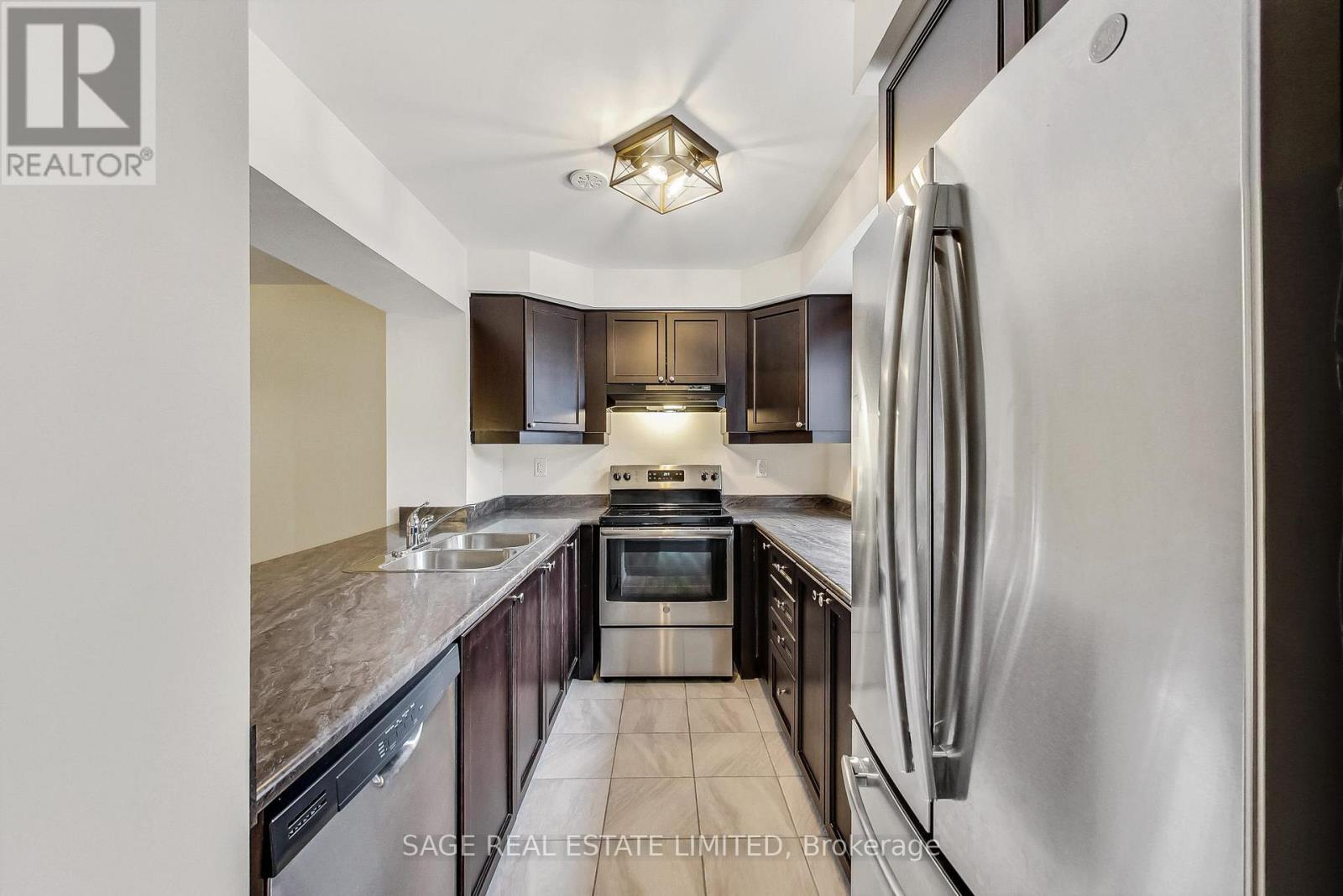 10 Goldeye Street, Whitby, Ontario L1P 0E5 - Photo 11 - E13143504