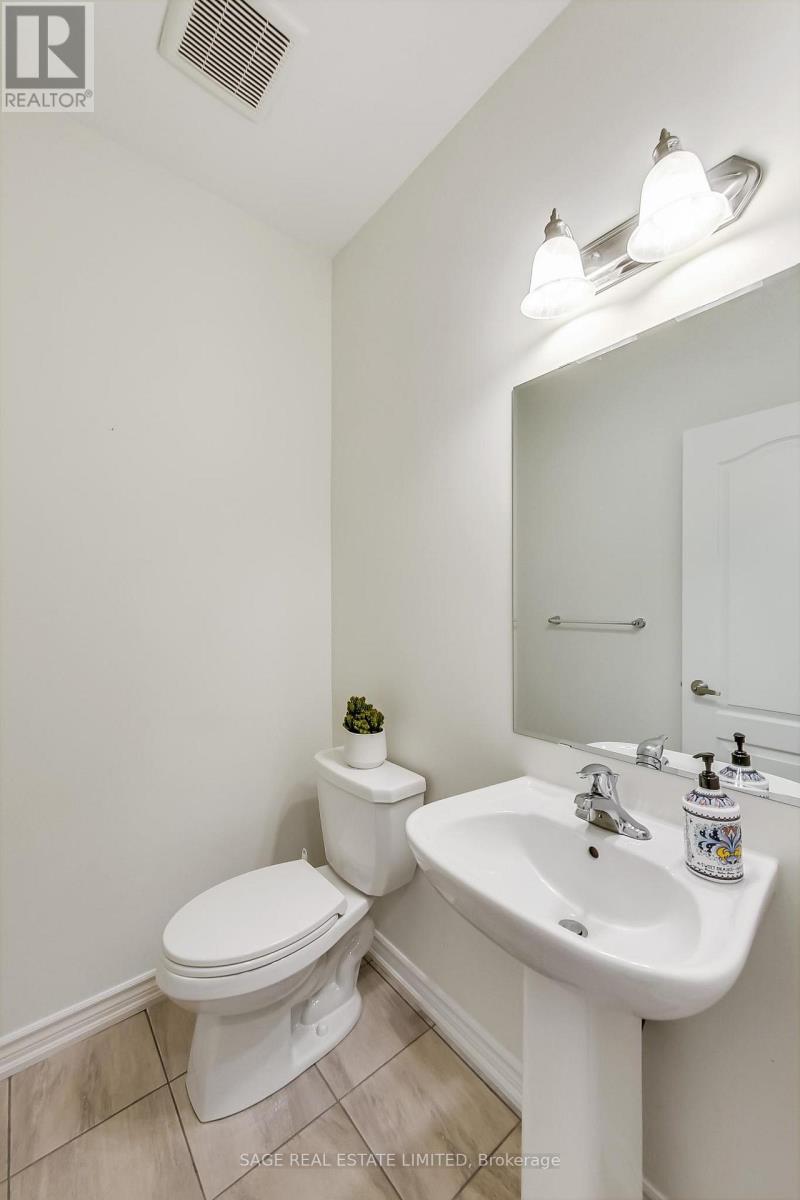 10 Goldeye Street, Whitby, Ontario L1P 0E5 - Photo 13 - E13143504