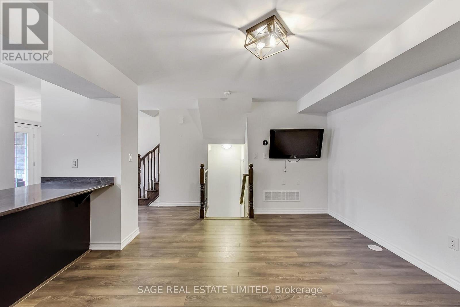 10 Goldeye Street, Whitby, Ontario L1P 0E5 - Photo 6 - E13143504