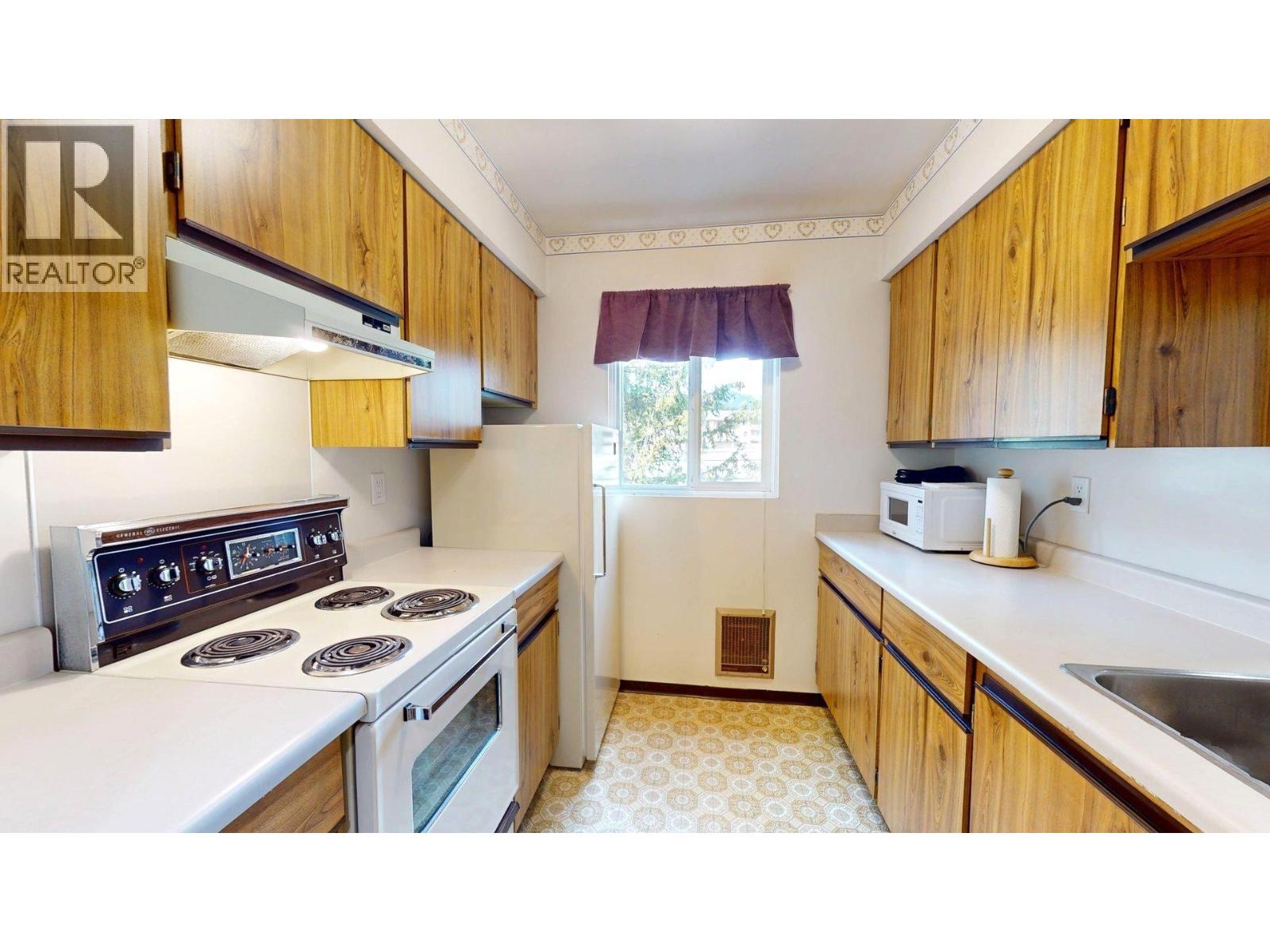 501 Elk Street Unit# 307, Elkford, British Columbia  V0B 1H0 - Photo 3 - 10387919