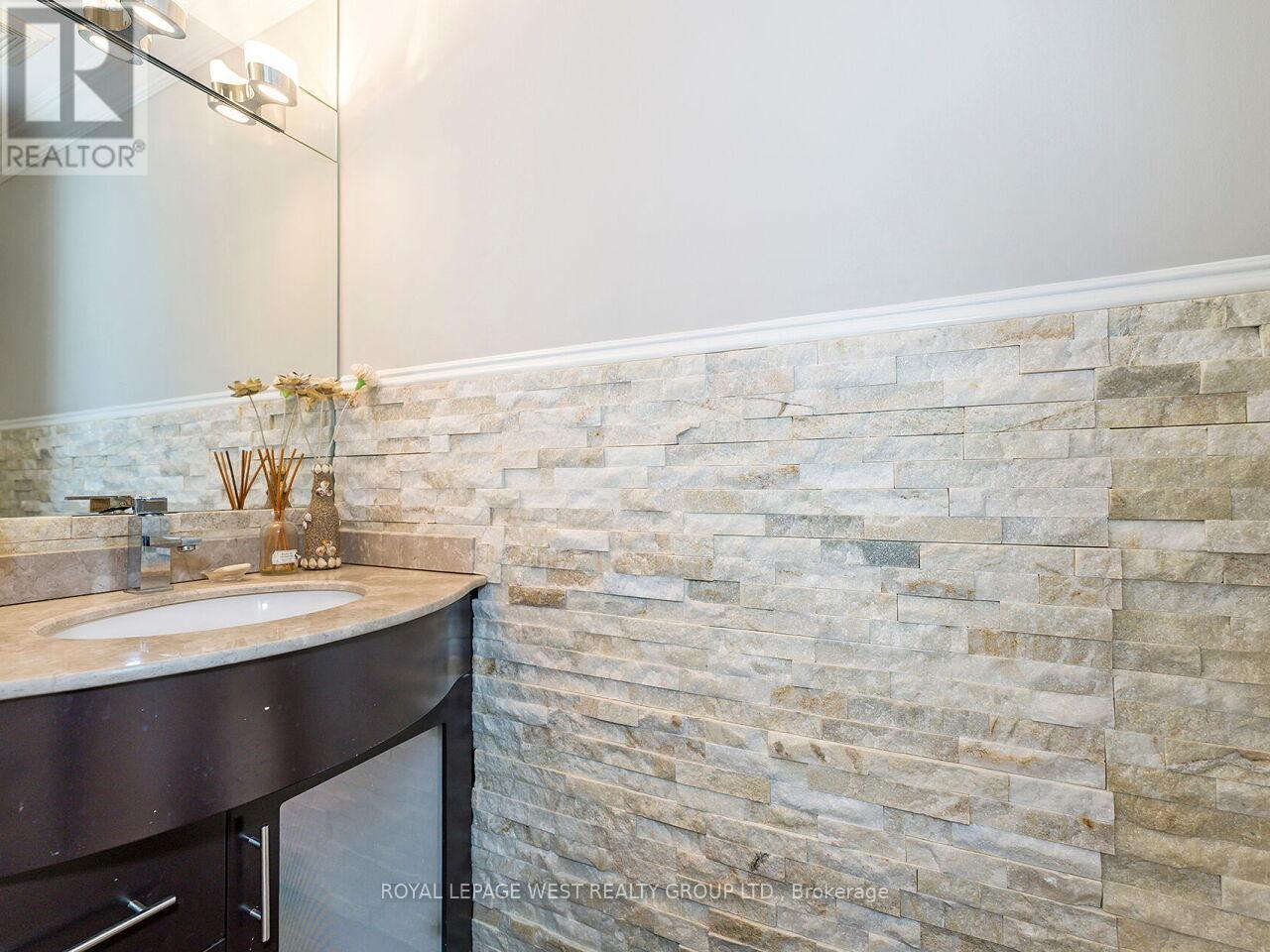 136 English Oak Drive, Richmond Hill, Ontario  L4E 4G4 - Photo 16 - N13143794