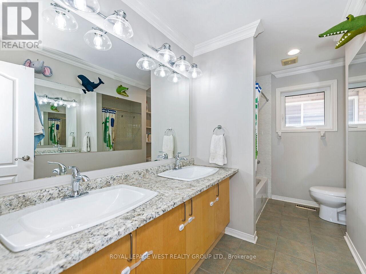 136 English Oak Drive, Richmond Hill, Ontario  L4E 4G4 - Photo 26 - N13143794