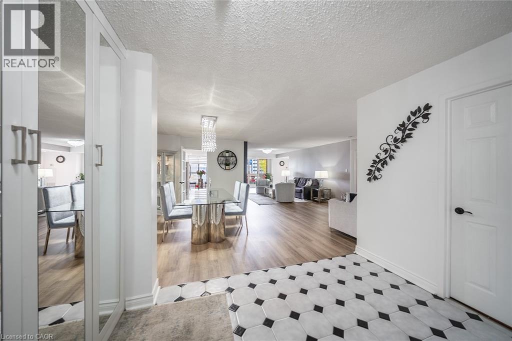 1237 North Shore Boulevard E Unit# 301, Burlington, Ontario  L7S 2H8 - Photo 4 - 40831067