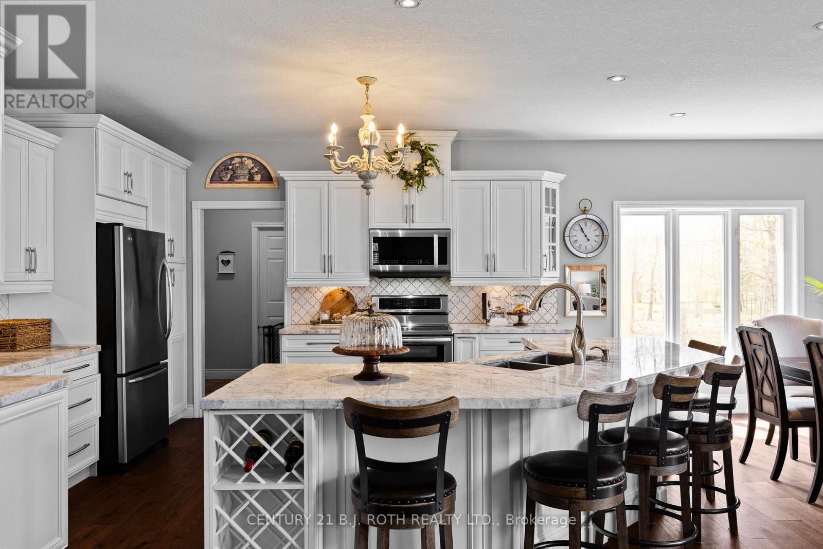 6 Hemlock Crescent, Oro-Medonte, Ontario  L0L 2L0 - Photo 11 - S13143558
