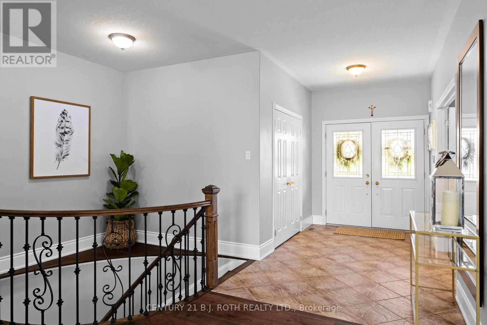 6 Hemlock Crescent, Oro-Medonte, Ontario  L0L 2L0 - Photo 4 - S13143558