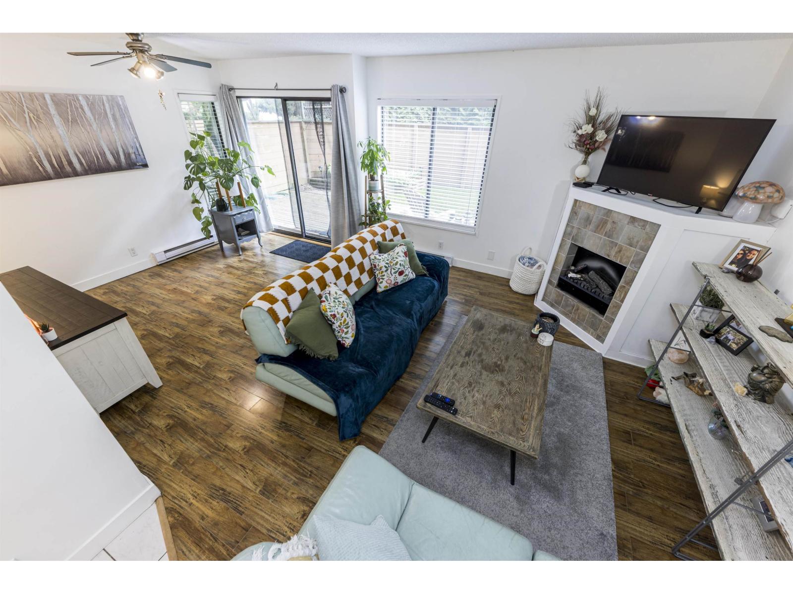 100 10620 150 Street, Surrey, British Columbia  V3R 7R9 - Photo 2 - R3124741