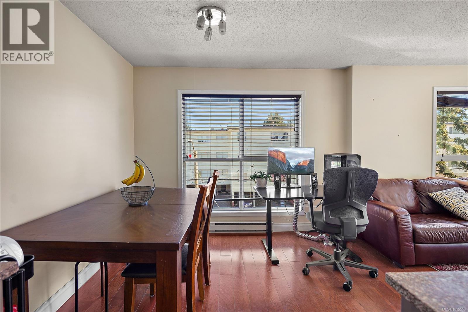 410 2529 Wark St, Victoria, British Columbia  V8T 4G7 - Photo 4 - 1032553