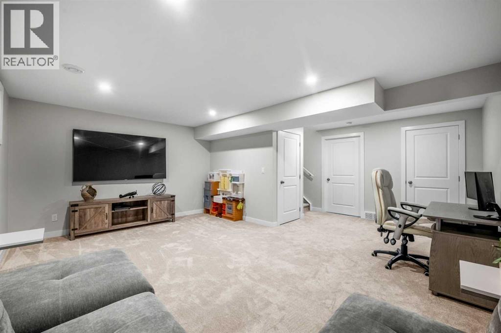 432 Marquis Heights Se, Calgary, Alberta  T3M 1V1 - Photo 32 - A2308222