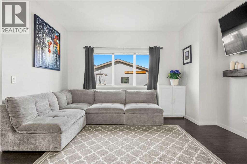 432 Marquis Heights Se, Calgary, Alberta  T3M 1V1 - Photo 4 - A2308222
