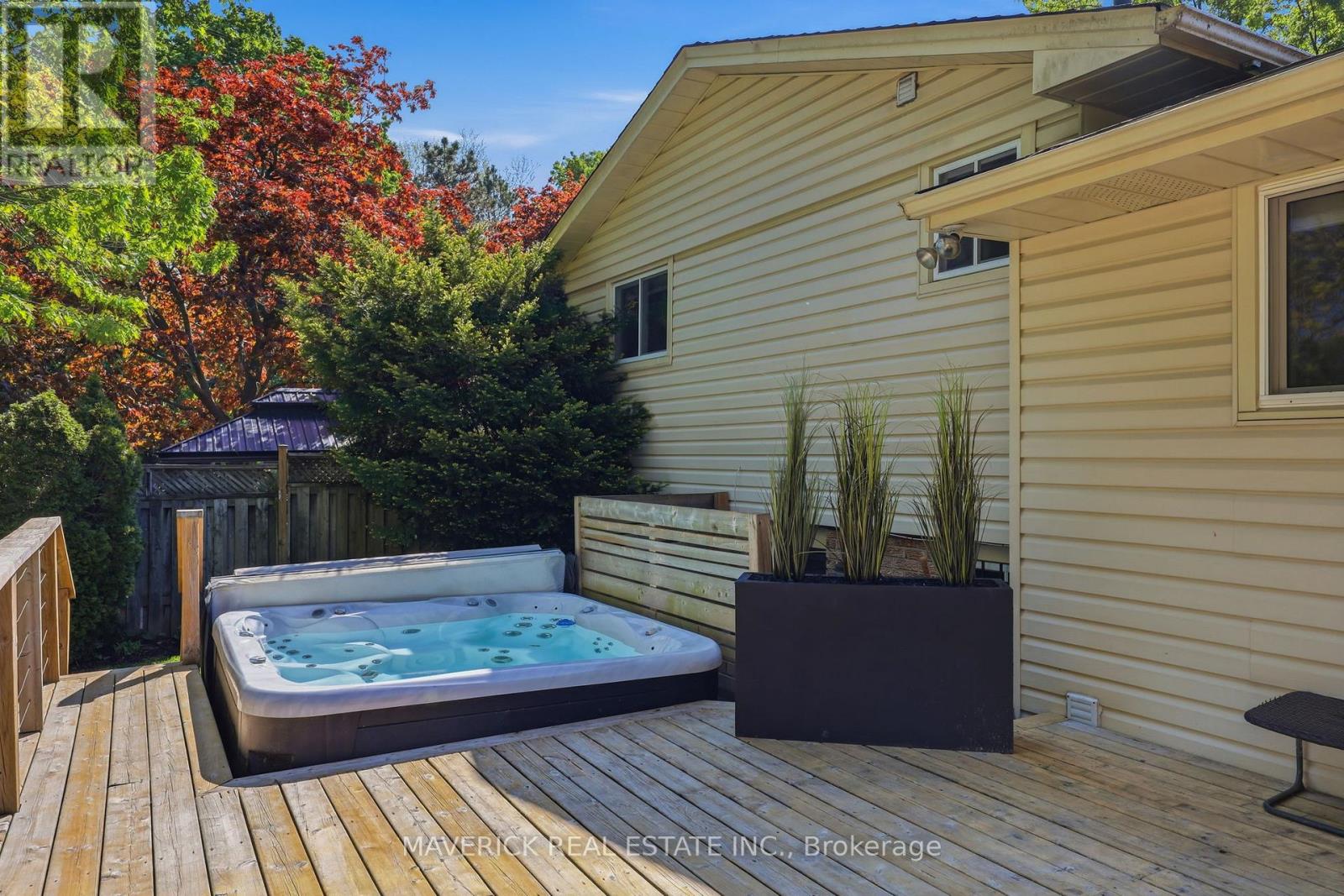 56 Hawthorne Road, London North, Ontario  N6G 2W8 - Photo 8 - X13143858