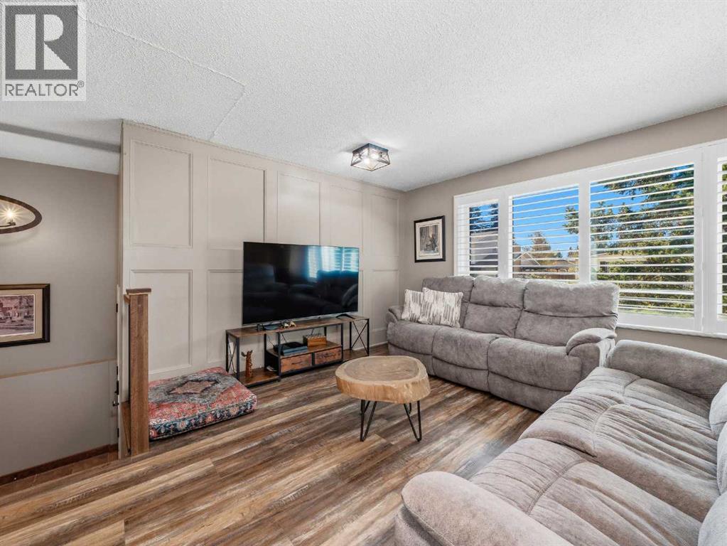 83 Brazeau Crescent Sw, Calgary, Alberta  T2W 0Z2 - Photo 9 - A2310572