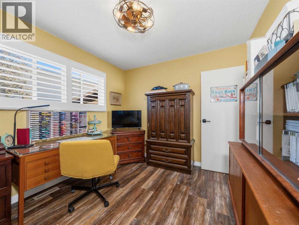 83 Brazeau Crescent Sw, Calgary, Alberta  T2W 0Z2 - Photo 31 - A2310572