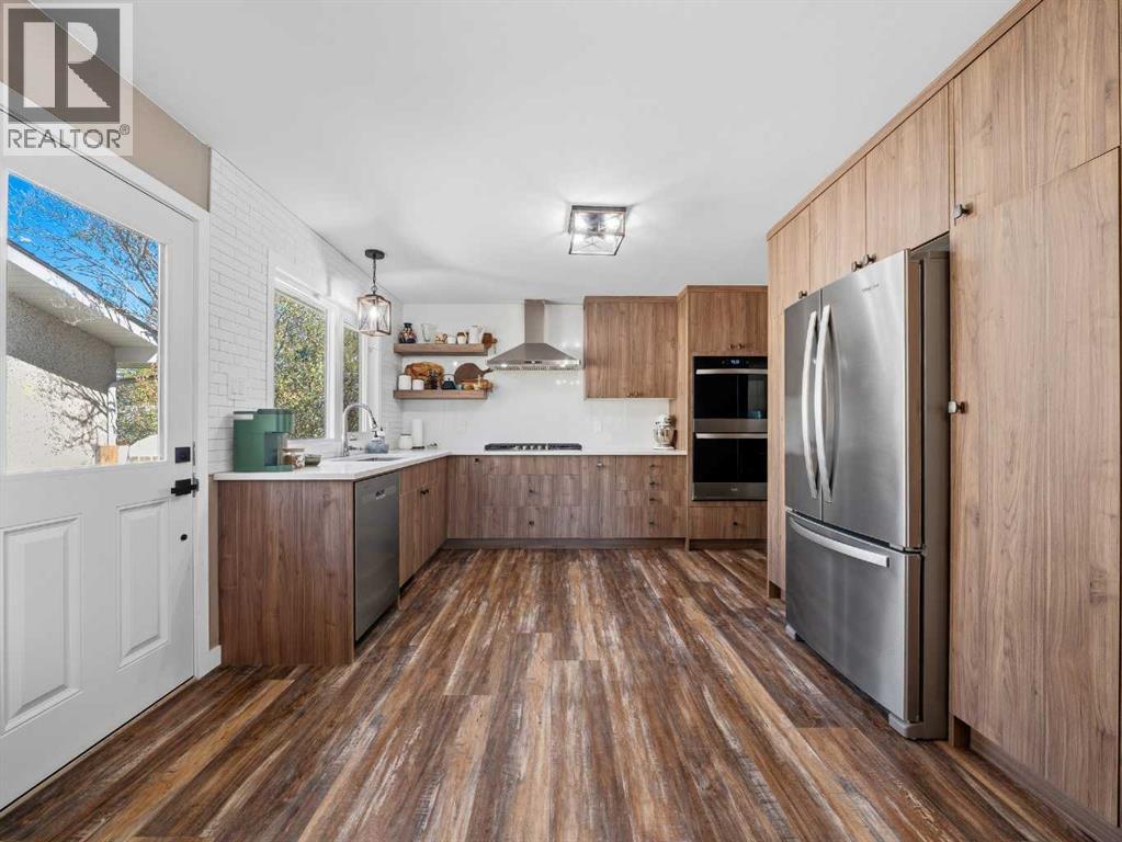 83 Brazeau Crescent Sw, Calgary, Alberta  T2W 0Z2 - Photo 7 - A2310572
