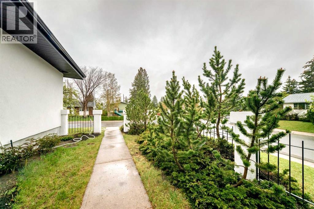 275 Silverview Way Nw, Calgary, Alberta  T3B 3K4 - Photo 3 - A2312053