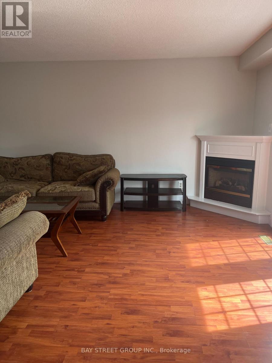 296 Killdeer Street E, Oshawa, Ontario  L1G 6X3 - Photo 6 - E13120570