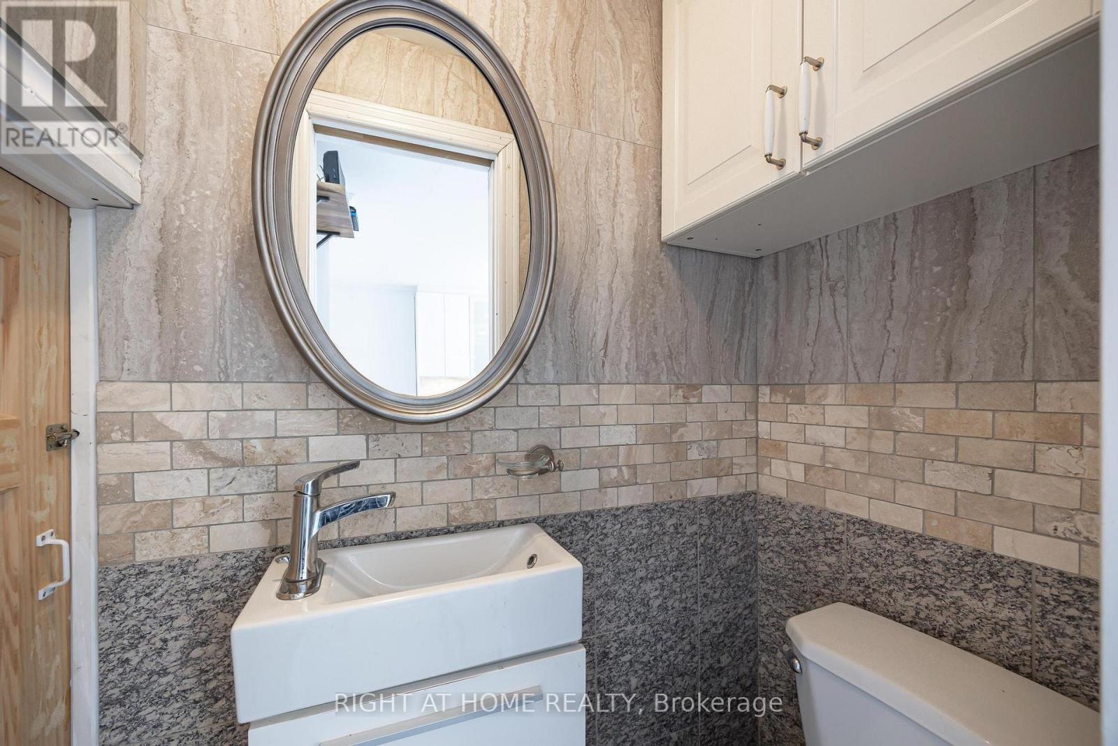 35 Dayton Avenue, Toronto, Ontario  M8Z 3L8 - Photo 11 - W13143448
