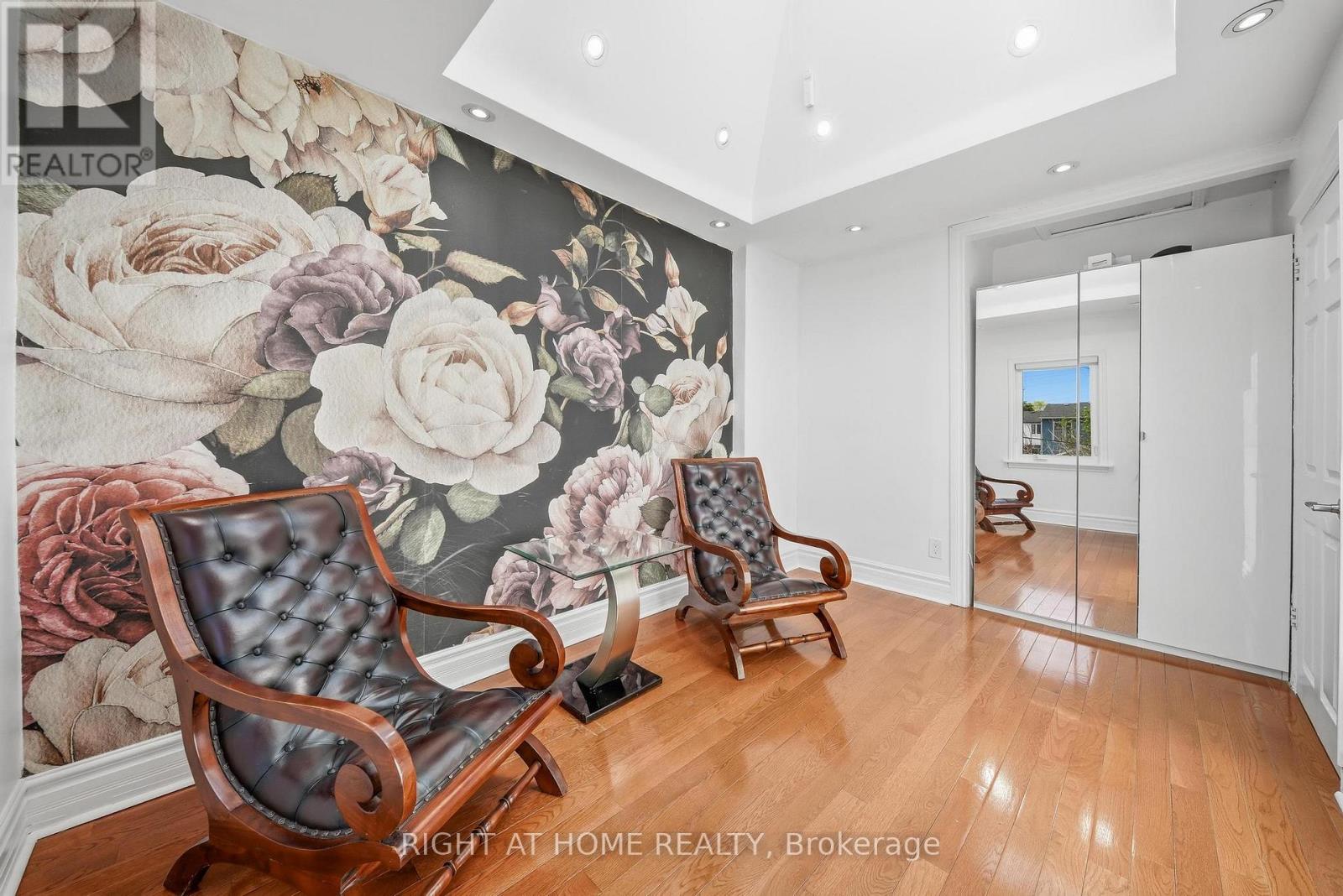 35 Dayton Avenue, Toronto, Ontario  M8Z 3L8 - Photo 16 - W13143448