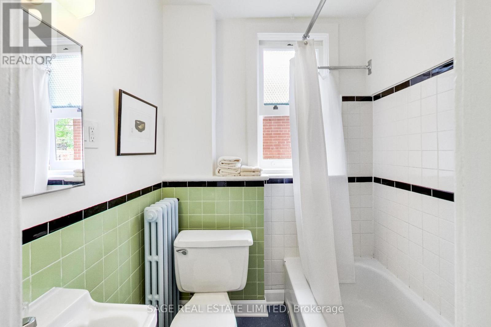 31 Emerson Avenue, Toronto, Ontario  M6H 3S7 - Photo 32 - W13143460