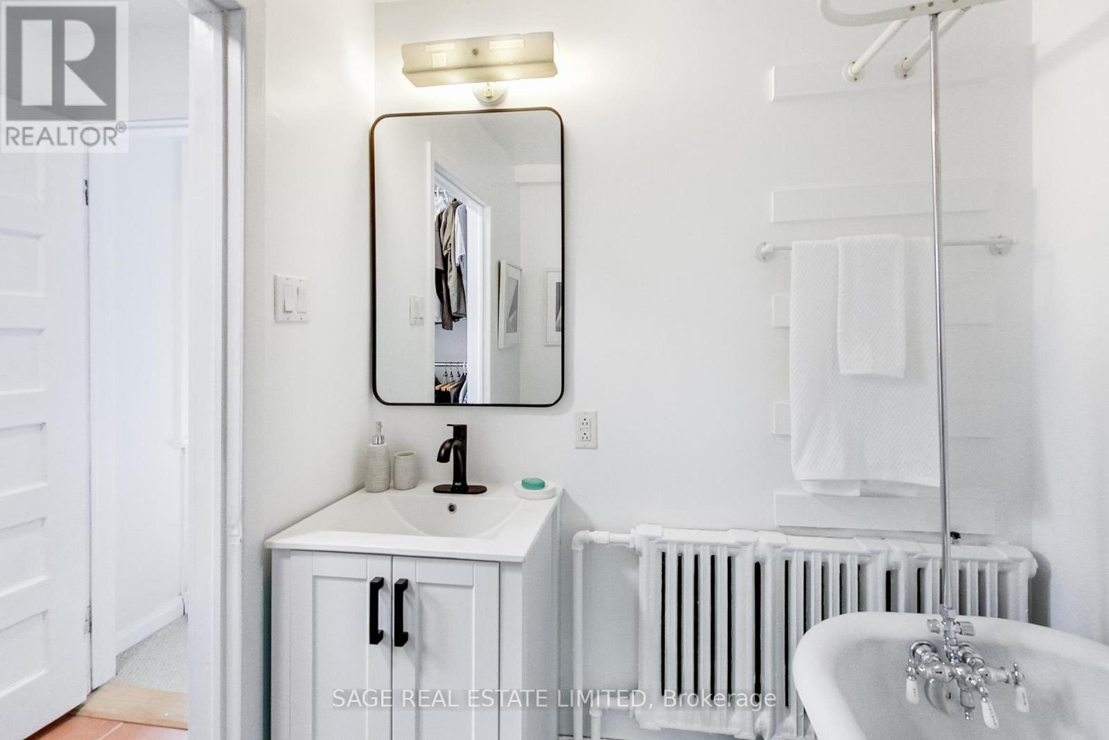 31 Emerson Avenue, Toronto, Ontario  M6H 3S7 - Photo 44 - W13143460