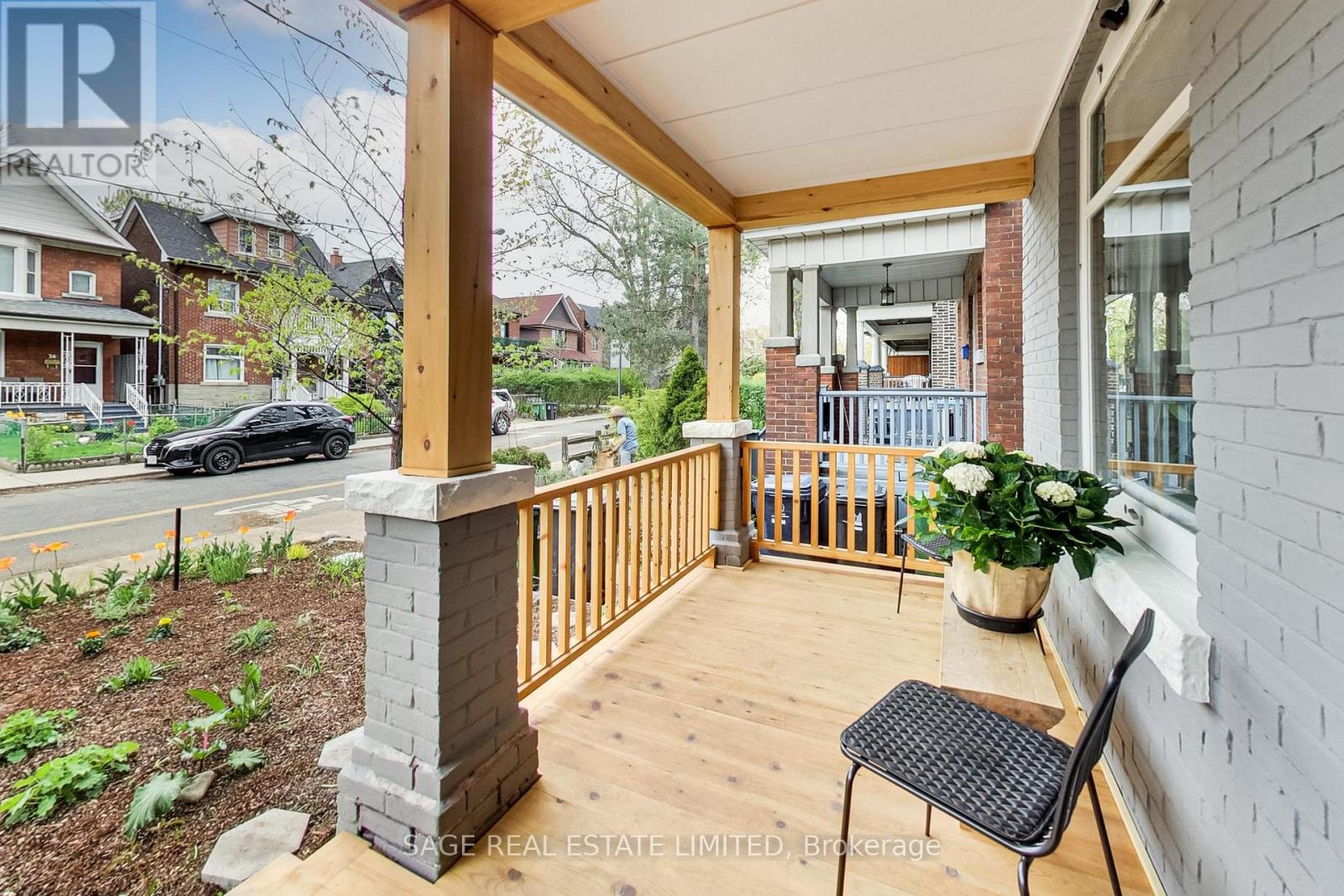 31 Emerson Avenue, Toronto, Ontario  M6H 3S7 - Photo 6 - W13143460