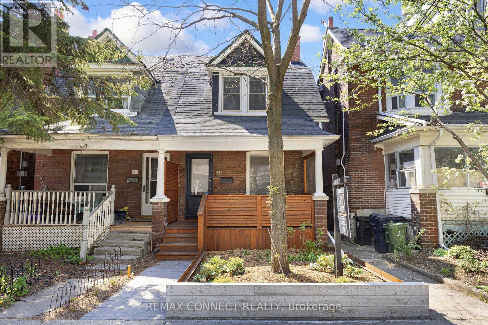 29 HOWARD PARK AVENUE, Toronto, Ontario